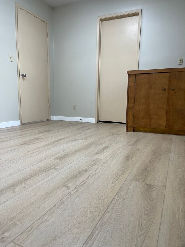 Foto del edificio - 1309 N Linwood Ave