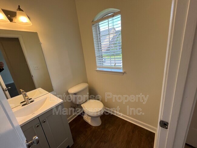 Building Photo - 10174 Sorrento Pl