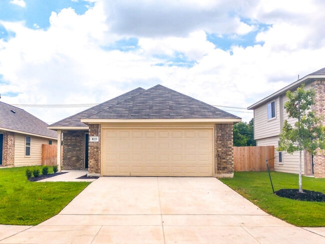 Building Photo - 8223 Tesoro Hills