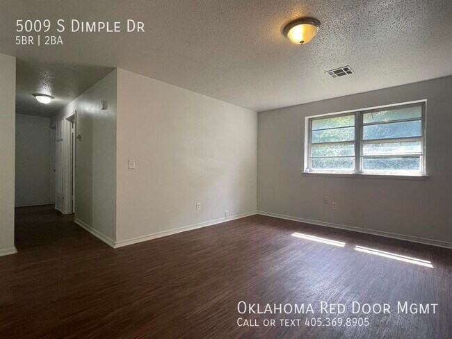Building Photo - 5009 S Dimple Dr
