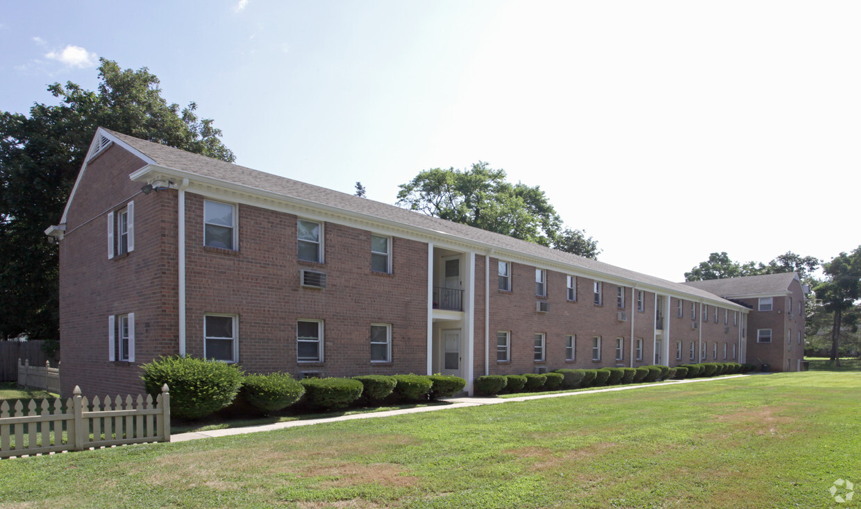 Primary Photo - Borden Village