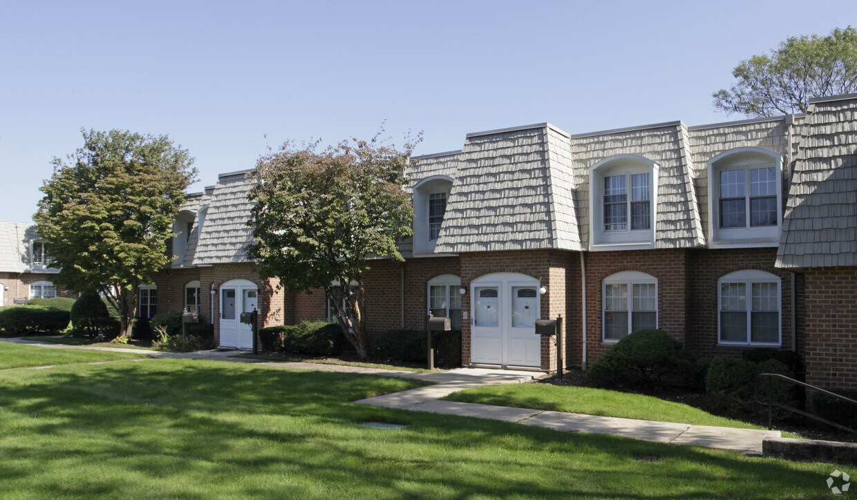 175 Main Ave, Wheatley Heights, NY 11798 175 Main Ave Wheatley