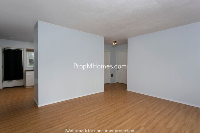 Building Photo - 12925 SW Walker Rd