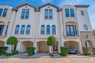 Building Photo - 3125 Fairdale Oaks E