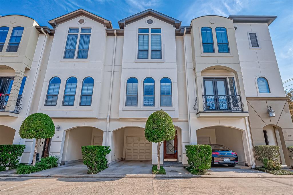 Foto principal - 3125 Fairdale Oaks E