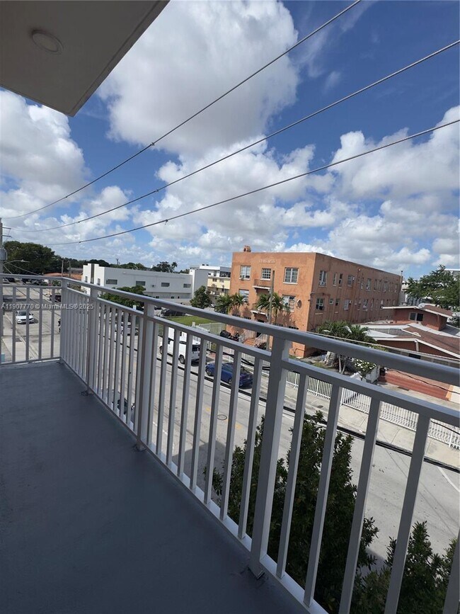 Foto del edificio - 1534 NW 1st St