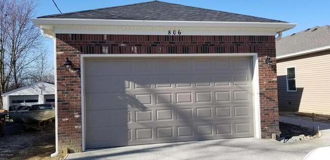 Photo - 806 Lisbon Ave House