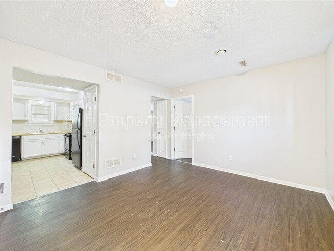 Building Photo - 1229 W Hayward Ave