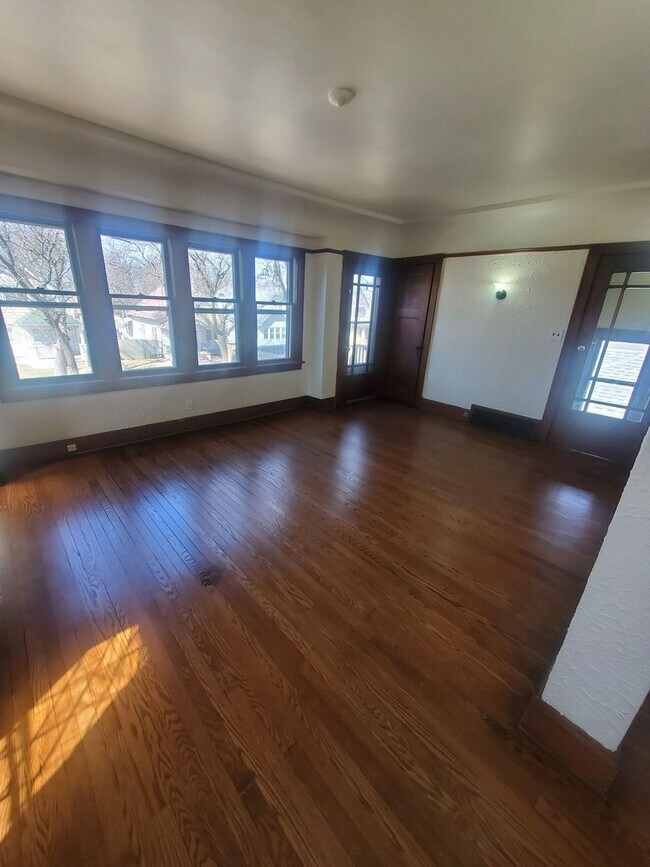 Building Photo - 3302-3304 N 37th St. (Duplex)