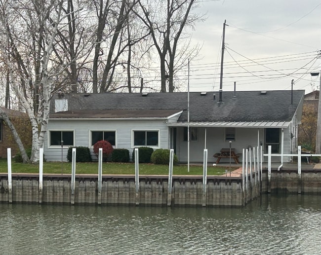 Building Photo - 5693 E Eagle Dr