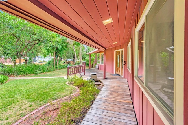 Photo - 35849 Linda Dr House