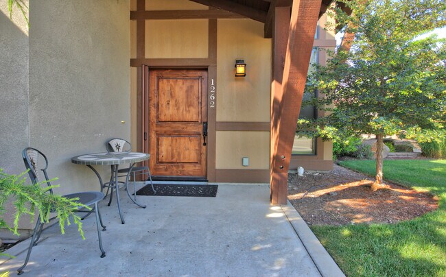 Foto del edificio - 1262 E Lone Shore Dr