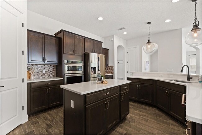 Building Photo - Ruby Lake