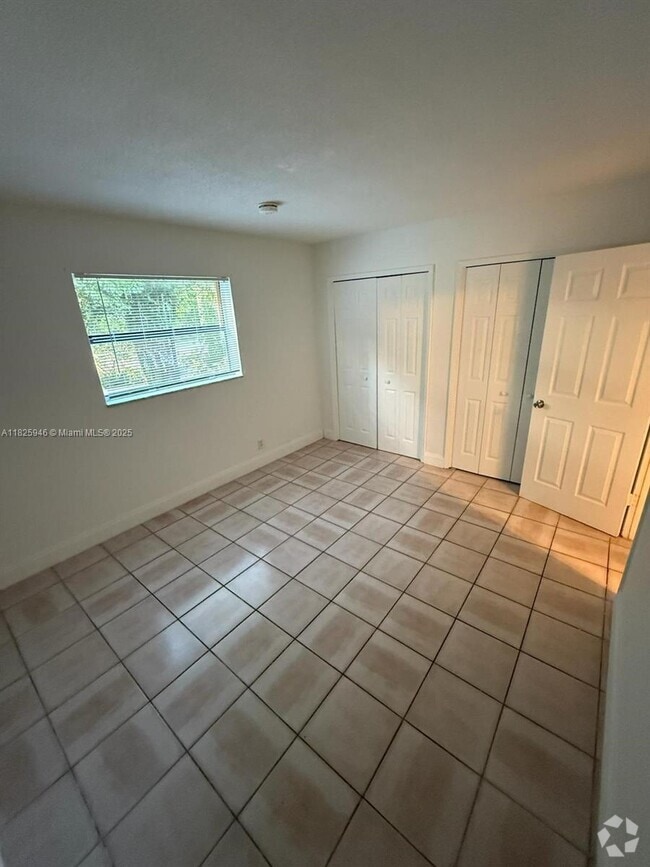 Building Photo - 9203 NW 38th Dr
