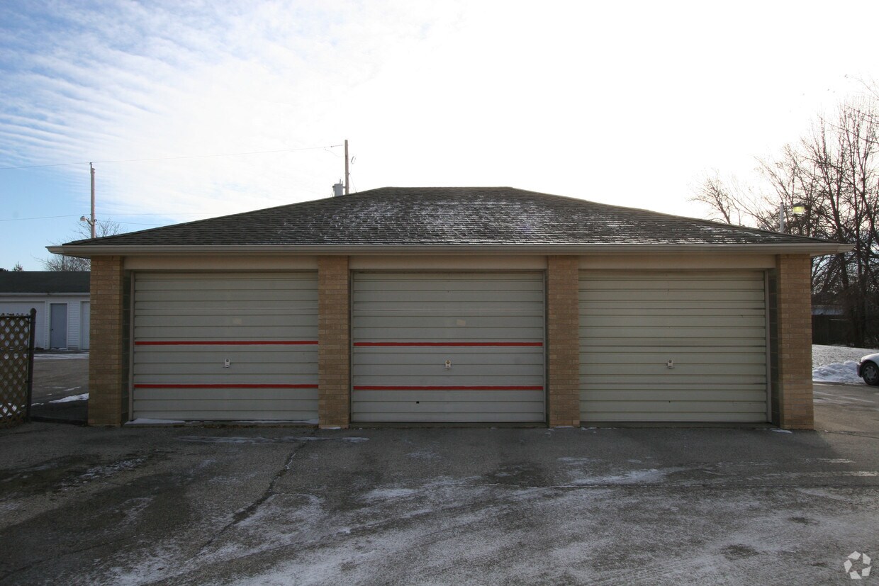 Building Photo - 3117 85th St