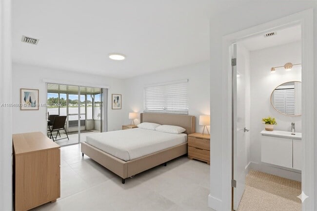 Building Photo - 8631 NW 12th St