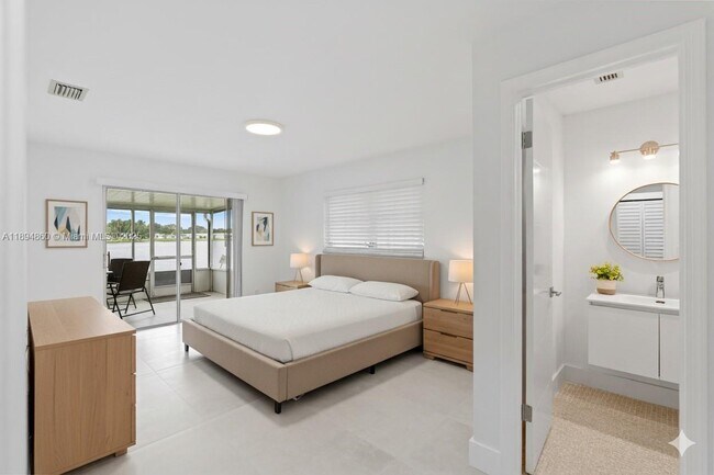 Foto del edificio - 8631 NW 12th St