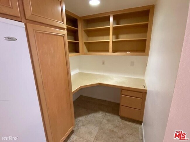 Building Photo - 4600 Don Lorenzo Dr