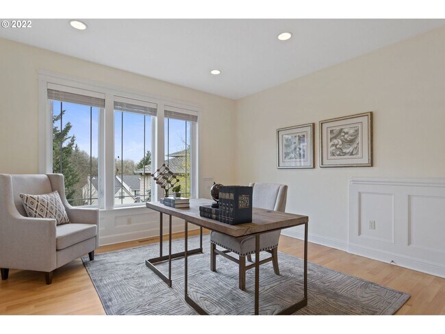 Foto del edificio - Bright & Beautiful Forest Heights Home with Gourmet Kitchen, Bonus Space & Private Cul-de-Sac Set...