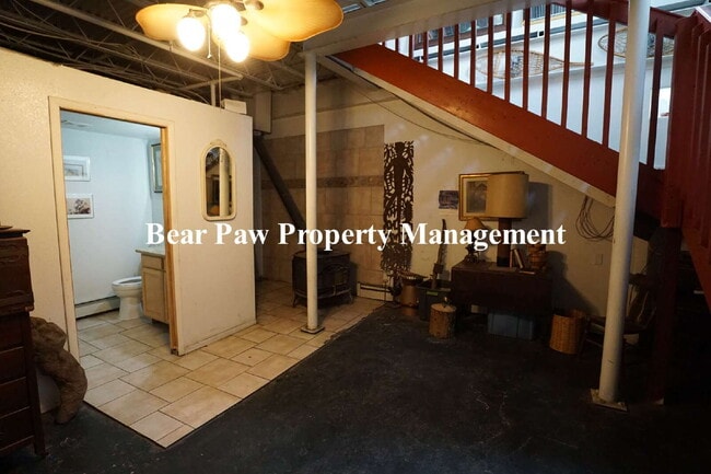 Building Photo - Great Views from High Atop Floyd Hill  in ...