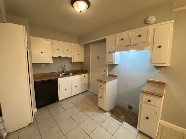 Photo - 2970 Chaucer Ln House