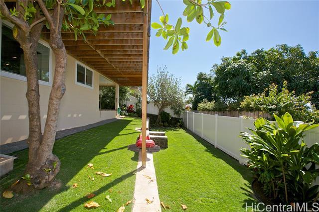 Building Photo - 3043 Alencastre Pl