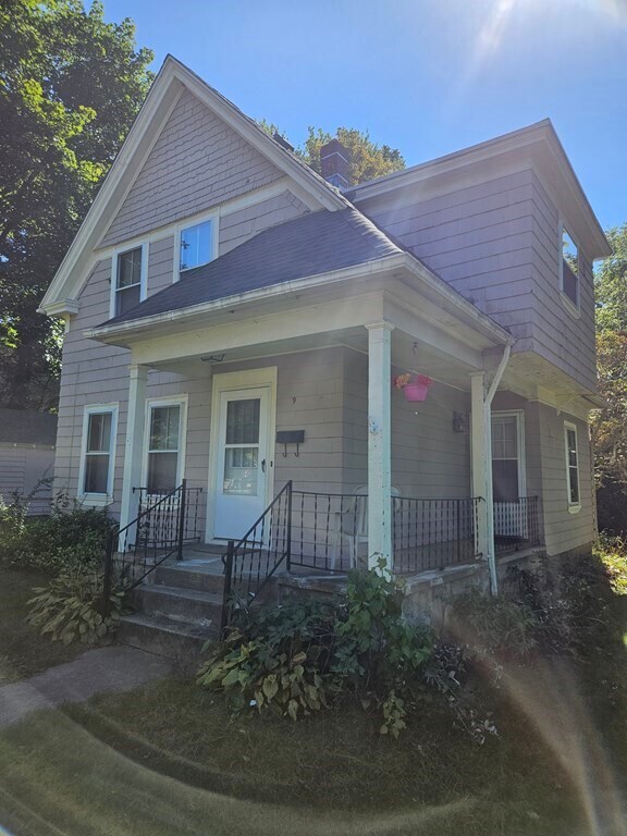 Primary Photo - 9 E Walnut St