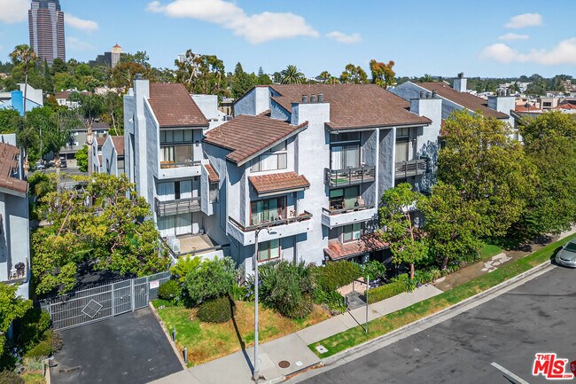 Foto del edificio - 1920 Pandora Ave