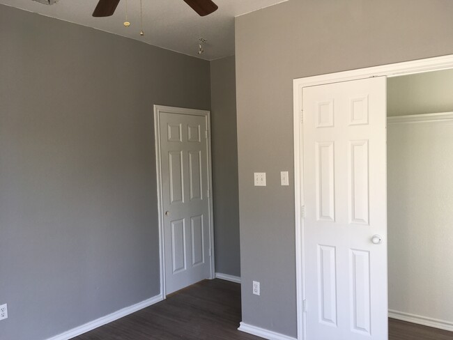 Foto del edificio - 5318 Lindsley Ave