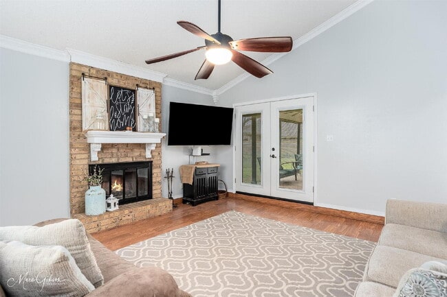 Building Photo - 4700 Longstreet Pl