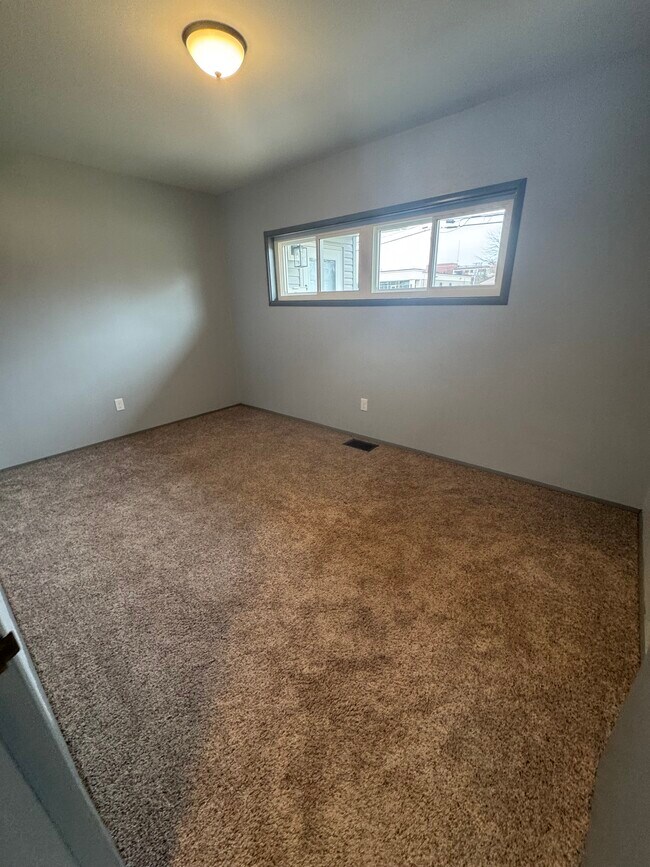 Building Photo - 1708 Cleveland Rd