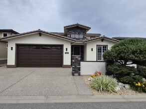Building Photo - 1818 Viewpoint Dr