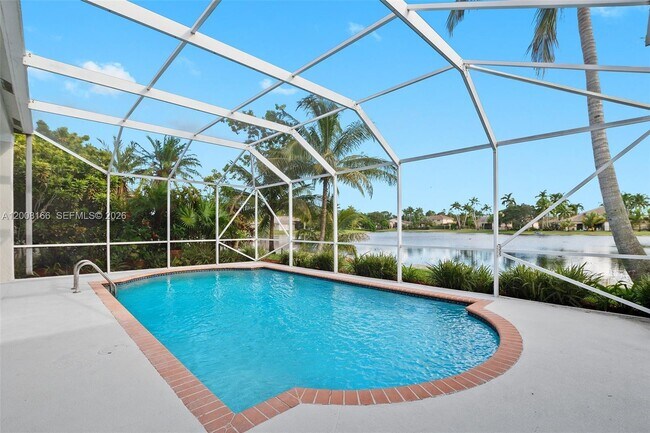 Foto del edificio - 646 Heritage Dr