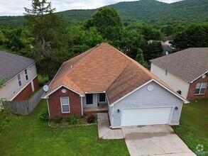 Building Photo - 183 Hollington Dr NE