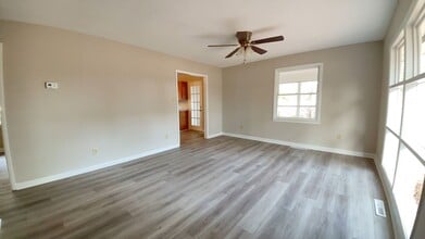 Building Photo - 3927 Camellia Dr