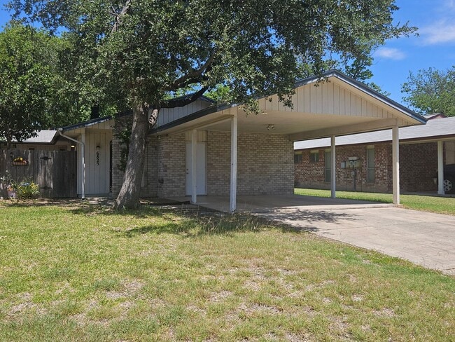 Building Photo - 2/2 Duplex in Leon Valley