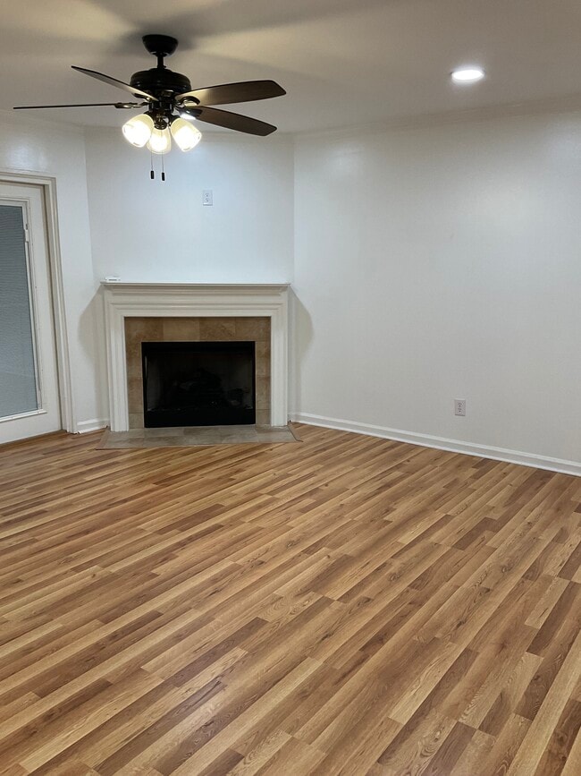 Building Photo - 1010 Woodland Vlg