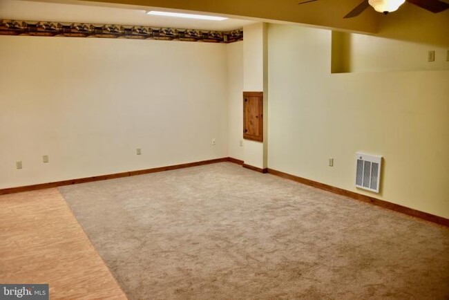 Building Photo - 2 bedroom in Robesonia PA 19551