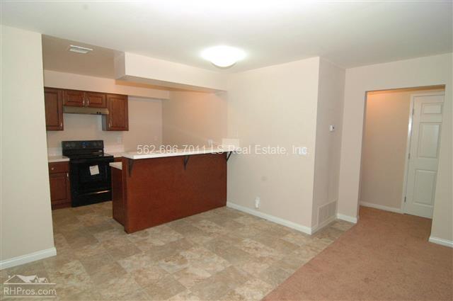 Building Photo - 18211 Via Calma
