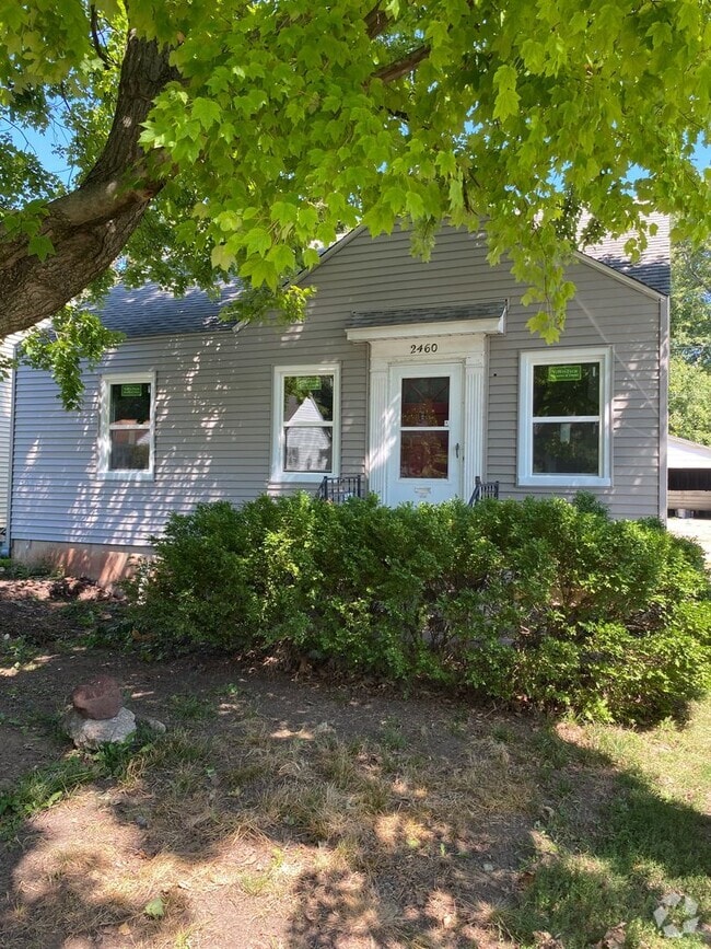 Building Photo - 2460 S 11th St