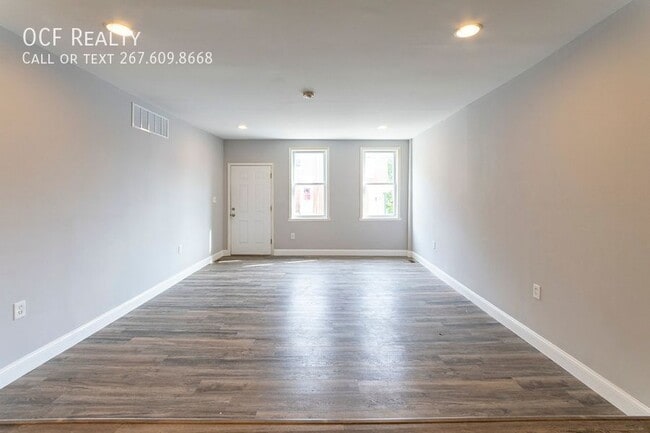 Building Photo - 228 Hermitage St