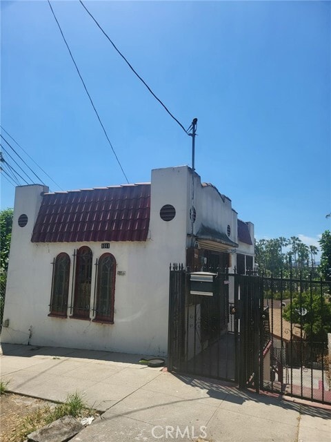Primary Photo - 1011 Laguna Ave