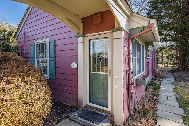 Building Photo - 105 Sound Ct