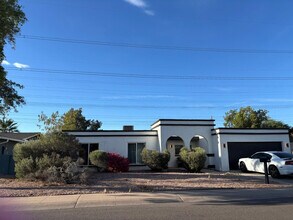 Building Photo - 2902 W Straford Dr