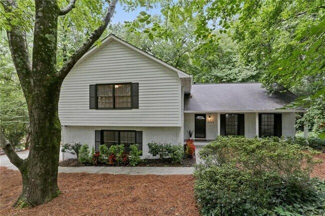 Foto del edificio - 2377 Emory Ln NE