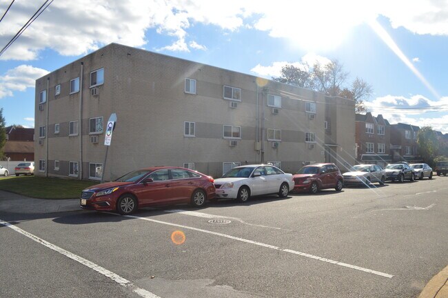 Foto del edificio - 4300 Pearson Ave