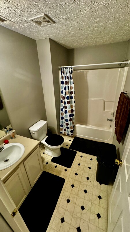 Foto del edificio - 5508 Denny Dr