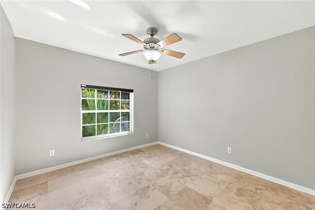 Building Photo - 25925 Pebblecreek Dr