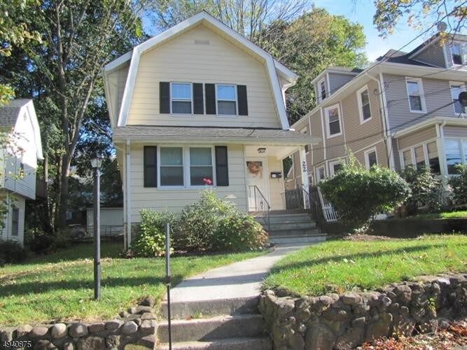 22 Central Ave, Caldwell, NJ 07006 Room for Rent in Caldwell, NJ