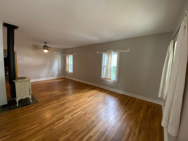 Building Photo - 1023 Laporte Ave